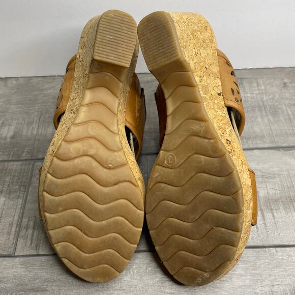 FRANCO FORTINI Leslie Tan Leather Cut out Stud Cork Wedge Heel Sandals Womens  7 - Picture 6 of 8